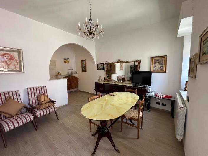 Image No.7-Propriété de 4 chambres à vendre