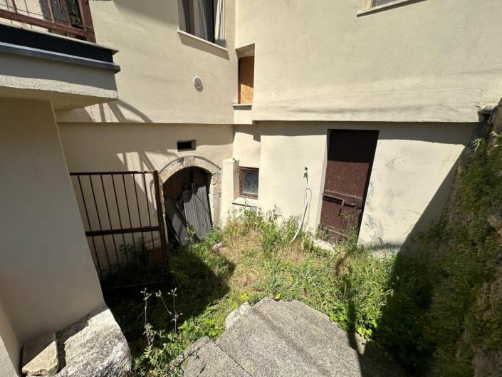 Image No.28-Propriété de 4 chambres à vendre