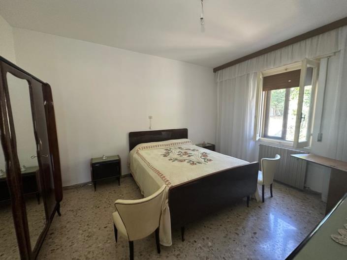 Image No.18-2 Bed Townhouse for sale