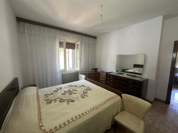 Image No.19-2 Bed Townhouse for sale