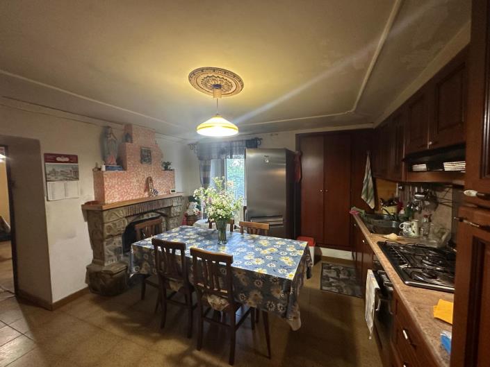 Image No.6-3 Bed Property for sale