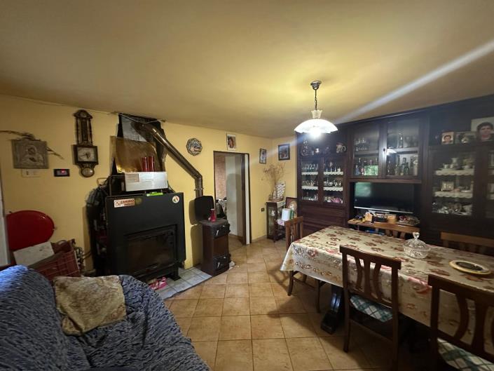 Image No.13-3 Bed Property for sale