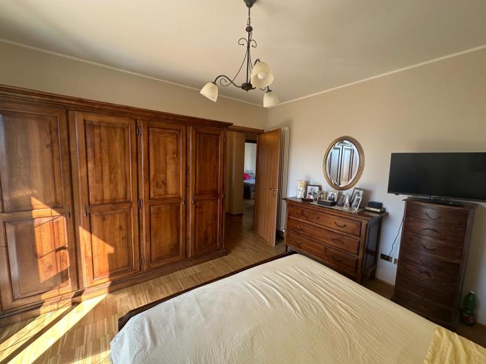 Image No.18-4 Bed Property for sale