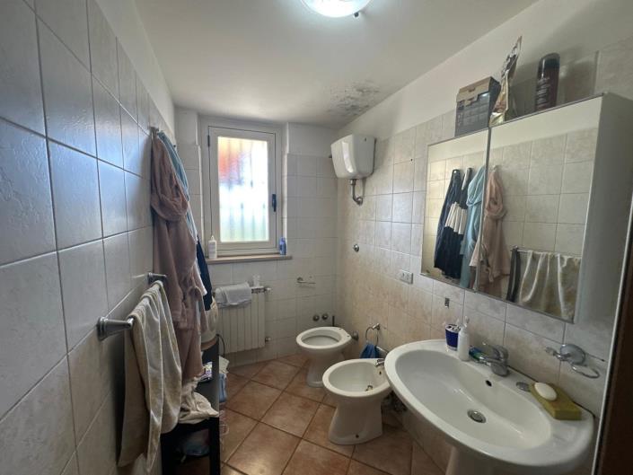 Image No.31-4 Bed Property for sale