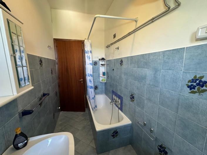 Image No.19-2 Bed Apartment for sale