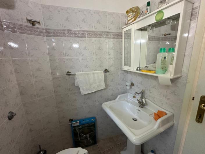 Image No.18-2 Bed House for sale
