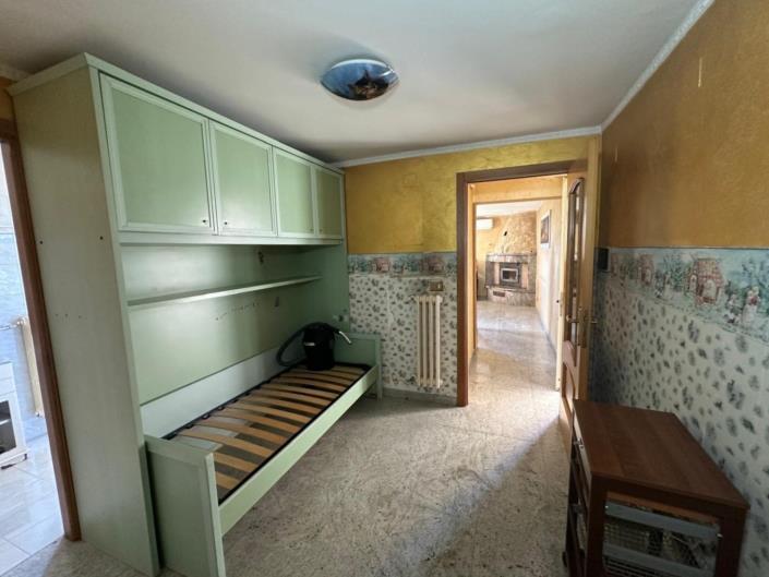 Image No.18-2 Bed Property for sale