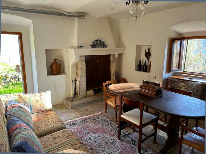 Image No.9-2 Bed Property for sale