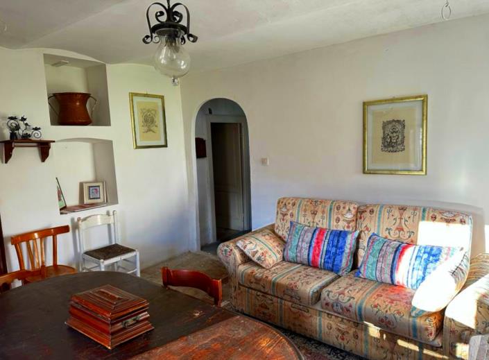 Image No.10-2 Bed Property for sale
