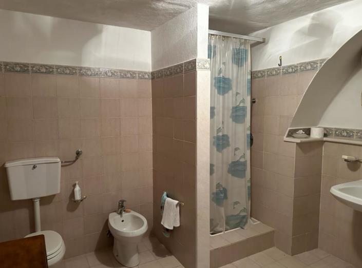 Image No.20-2 Bed Property for sale
