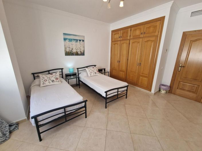 Image No.40-5 Bed Villa for sale