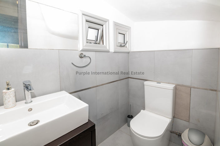 Image No.10-5 Bed Villa for sale
