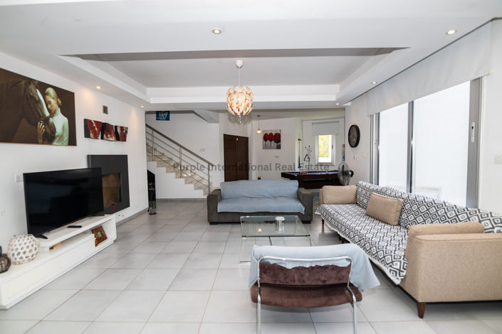 Image No.2-5 Bed Villa for sale