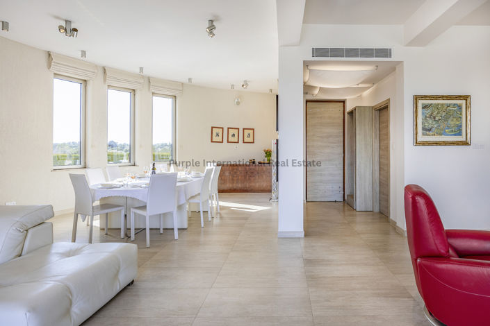 Image No.8-7 Bed Villa for sale
