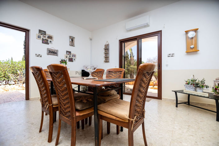 Image No.12-3 Bed Villa for sale