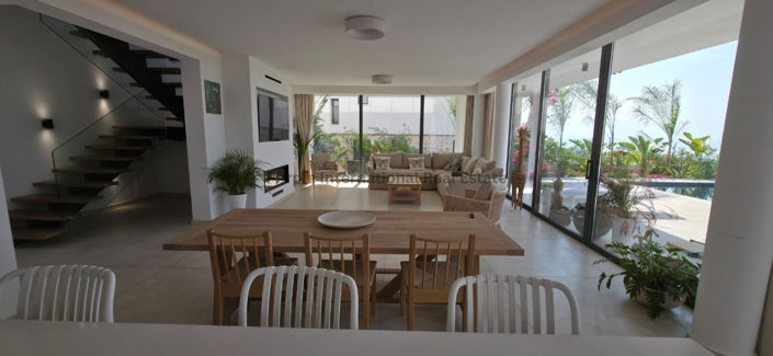 Image No.2-4 Bed Villa for sale