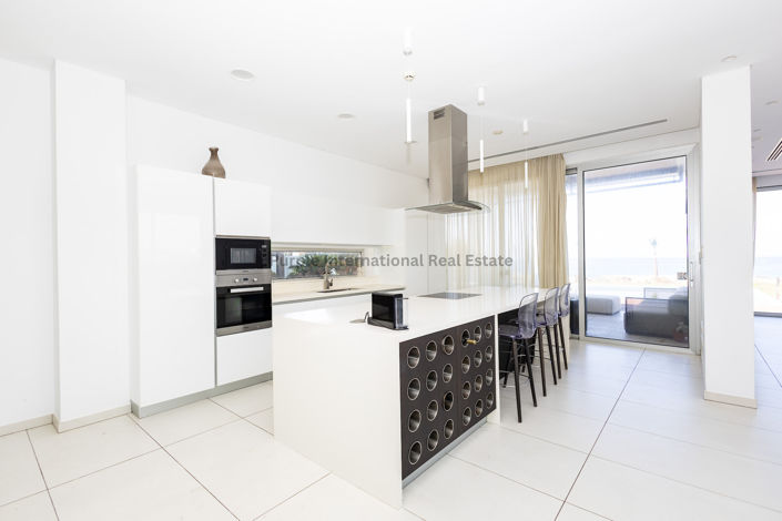 Image No.11-6 Bed Villa for sale