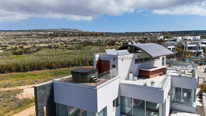 Image No.15-6 Bed Villa for sale