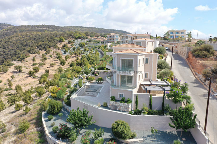 Image No.5-5 Bed Villa for sale