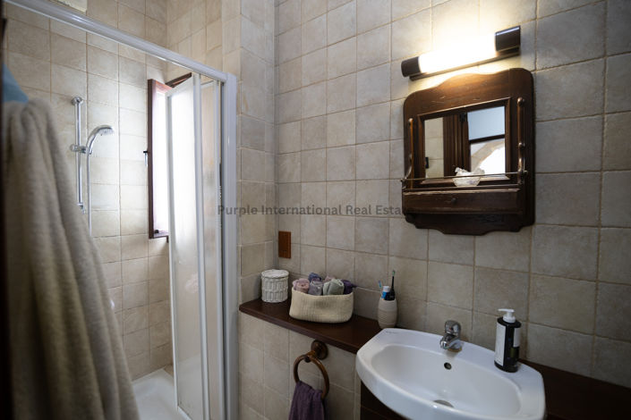 Image No.12-5 Bed House for sale