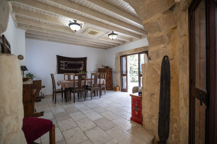 Image No.23-5 Bed House for sale