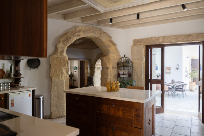 Image No.34-5 Bed House for sale