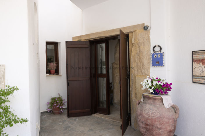 Image No.40-5 Bed House for sale