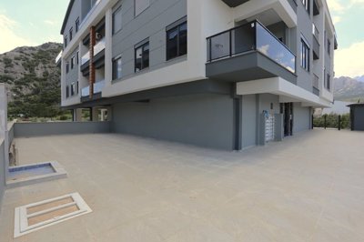 Exterior 5