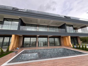 Exterior 5