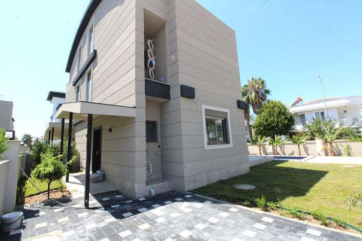 Image No.2-4 Bed House/Villa for sale
