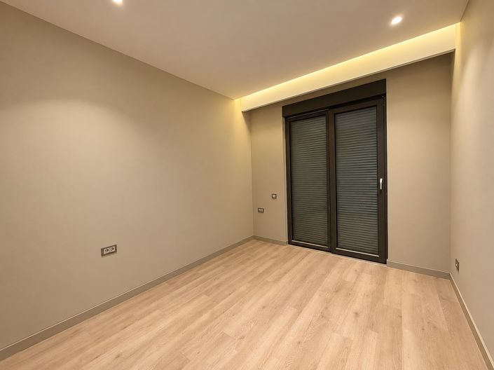 Image No.37-2 Bed Apartment for sale