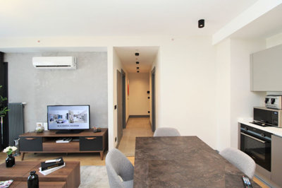 Interior 4