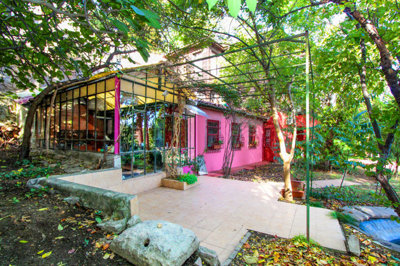 Exterior 11