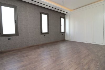 Interior 7