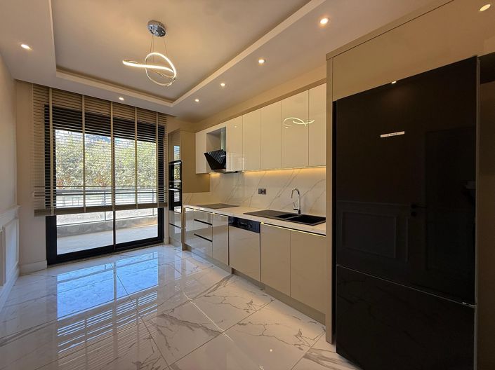 Image No.12-4 Bed Apartment for sale