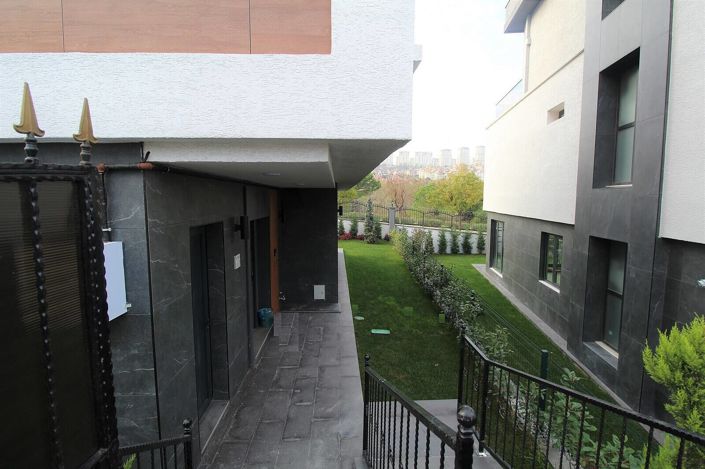 Image No.4-5 Bed House/Villa for sale