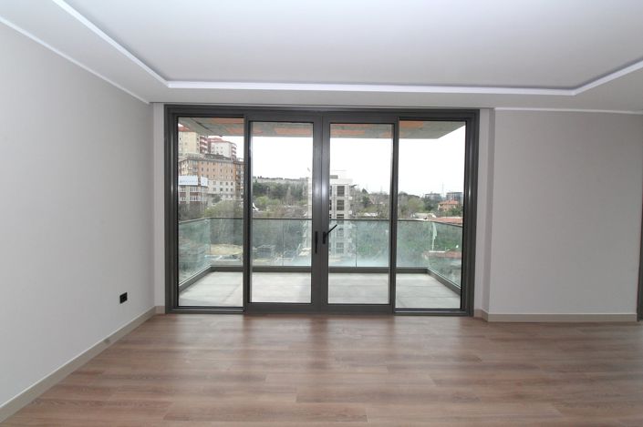 Image No.20-3 Bed Apartment for sale