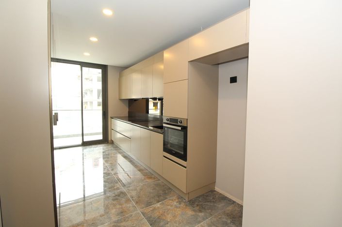 Image No.21-3 Bed Apartment for sale