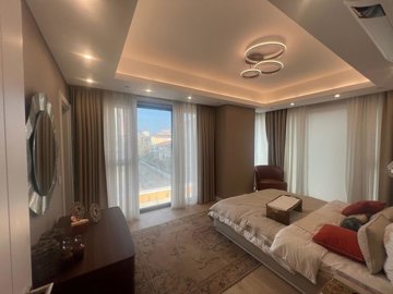 Interior 6