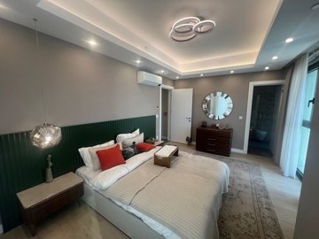 Interior 5