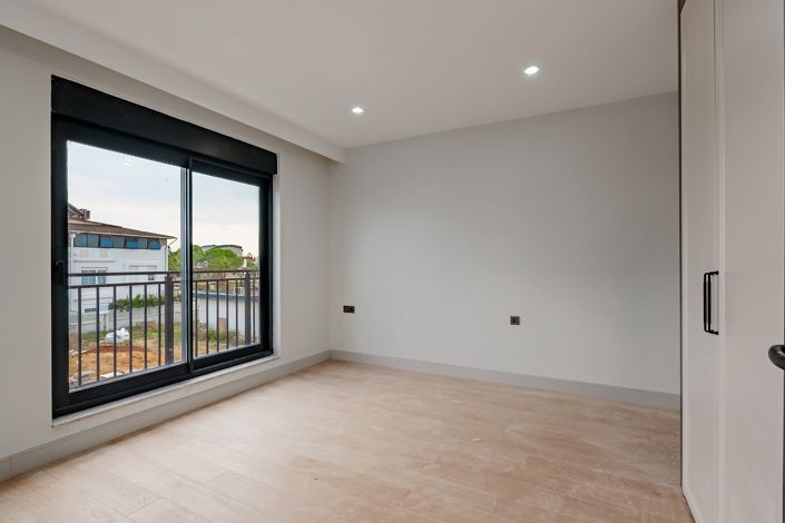 Image No.20-4 Bed House/Villa for sale