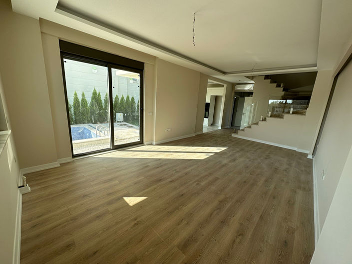 Image No.7-4 Bed House/Villa for sale