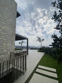 Exterior 10