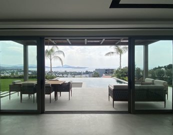 Exterior 8