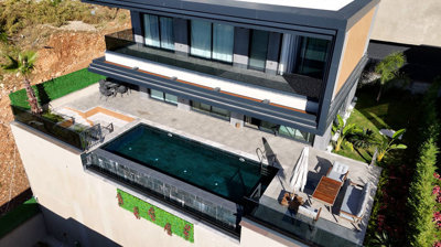 Exterior 3