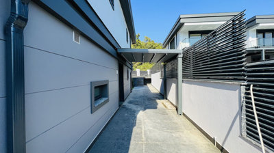 Exterior 14