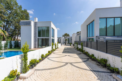 Exterior 5