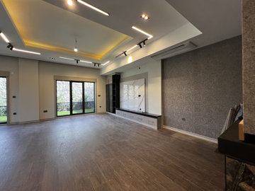 Interior 3