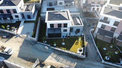 Exterior 4