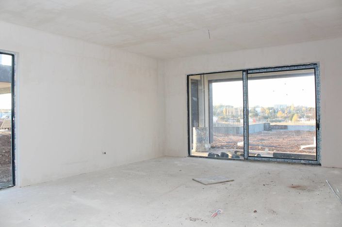 Image No.10-8 Bed House/Villa for sale
